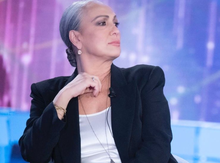 Alessandra Celentano durante l'intervista ai microfoni di Verissimo