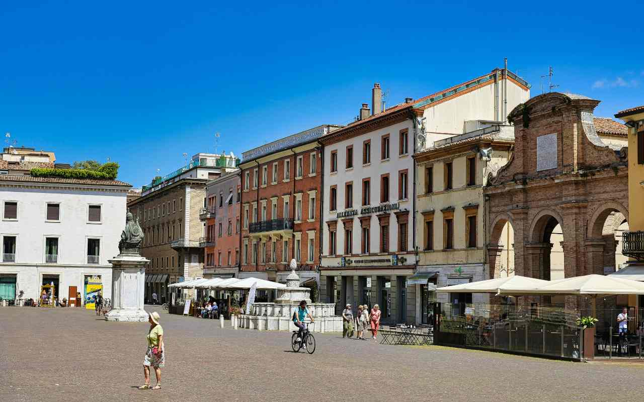 Vista di Piazza Cavour e del centro storico di Rimini